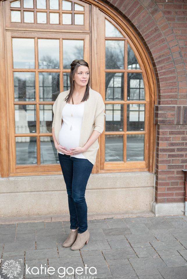 Katie Gaeta Photography Lifestyle Maternity Baby Bump St. Louis Lafayette Square Park