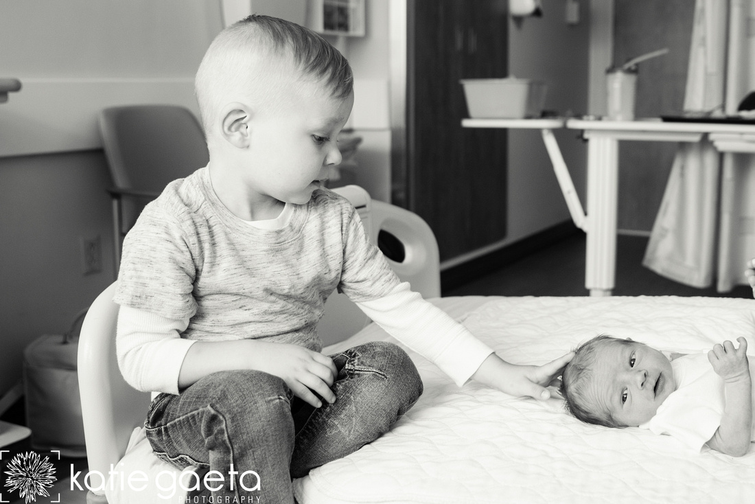 Katie Gaeta Photography Fresh 48 Documentary St. Louis MoBap Hospital Newborn Postpartum Sibling
