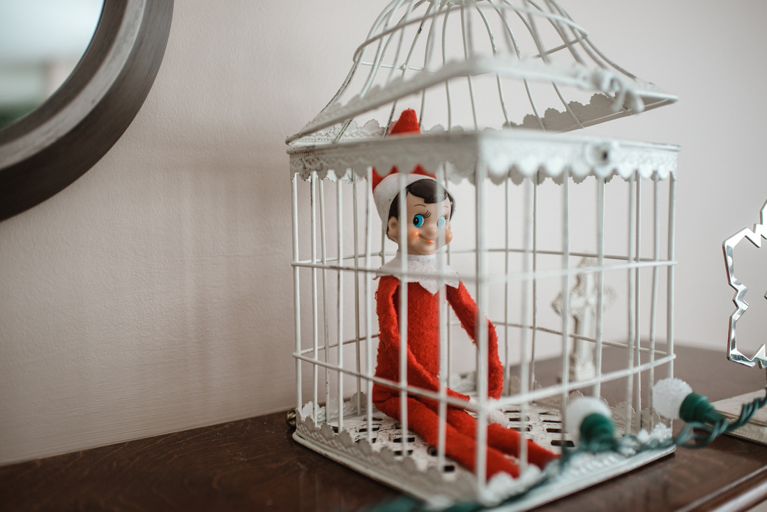 Katie Gaeta Photography Documentary Family Tradition Holiday decorations St. Louis MO
